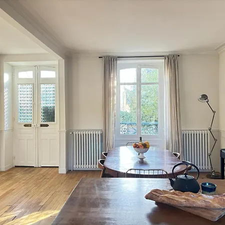 Charming Bourgeois House - Town Centre Ferienhaus