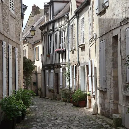 Charming Bourgeois House - Town Centre 펜션