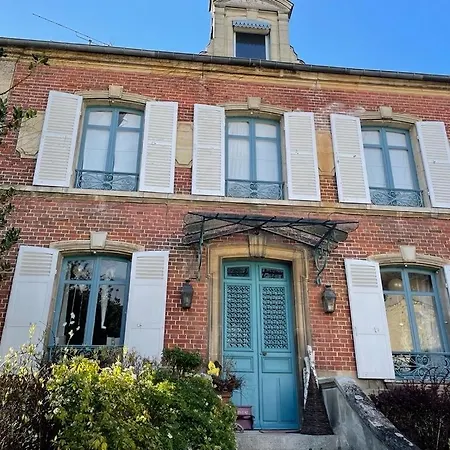 Charming Bourgeois House - Town Centre 펜션